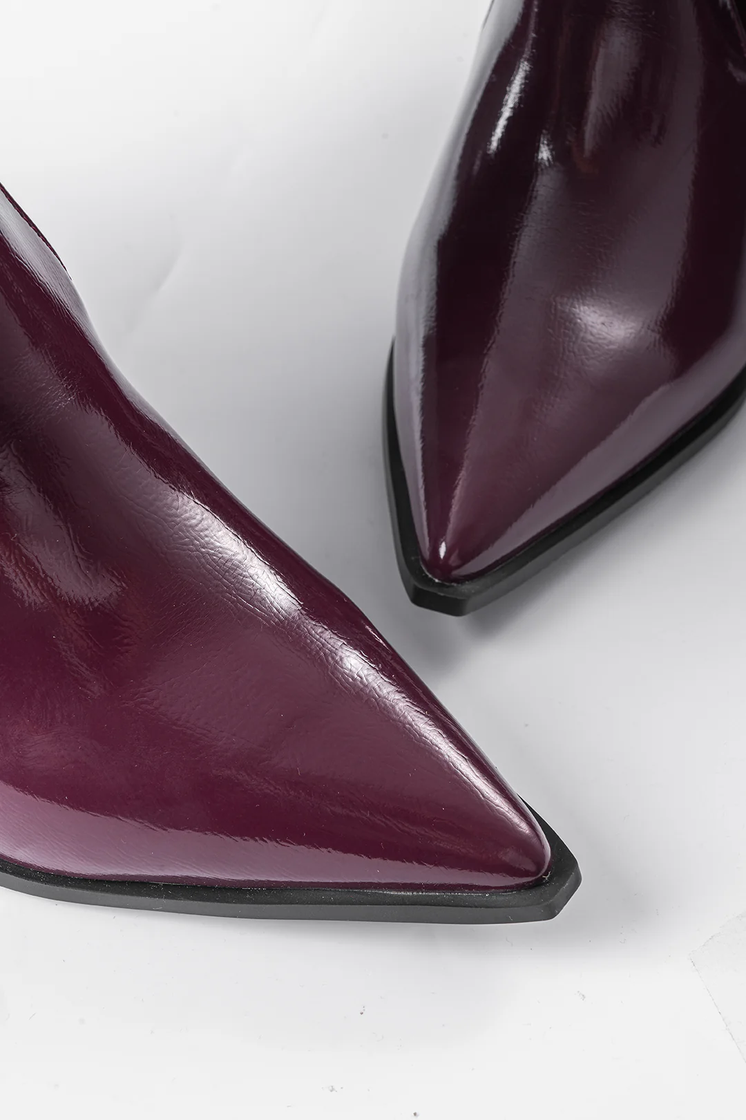 Faux Leather Ruched Pointed Toe Knee High Boots - Image 4